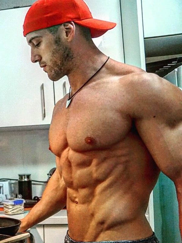 dating gay muscle boy